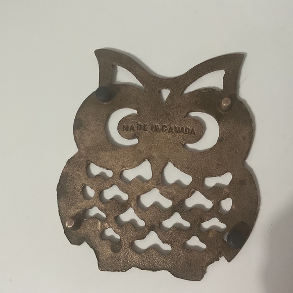 VTG Owl Trivet Cast Iron Gold Tone Or As Wall Decor - Picture 5 of 6